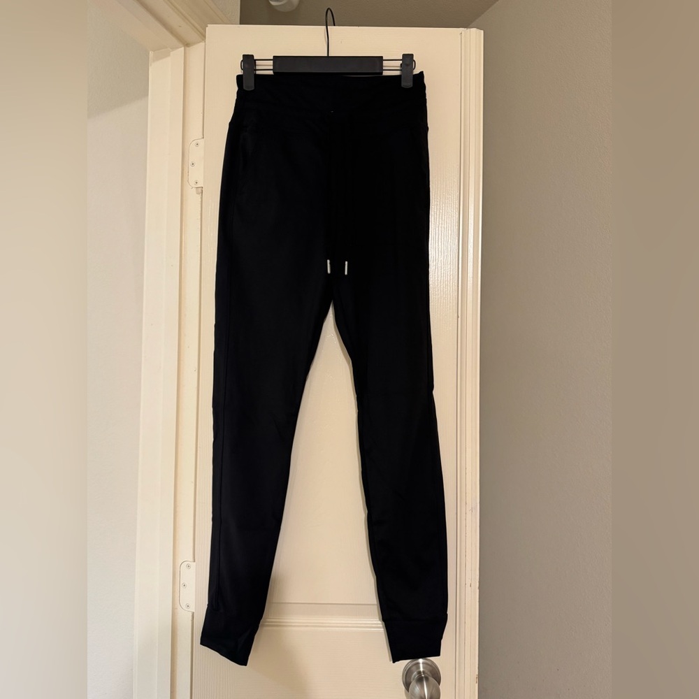 HALARA Black Jogger Pants